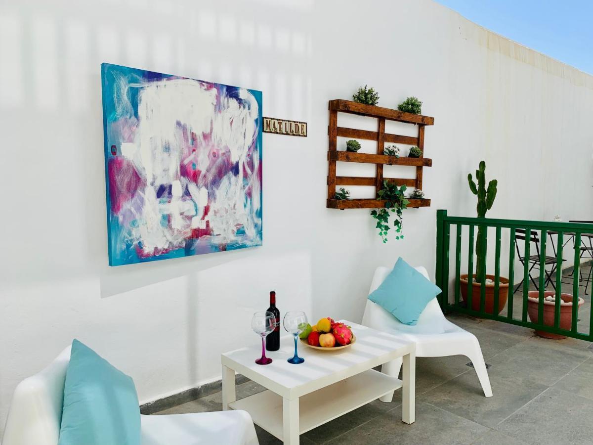 Marina Apartment Tias Bagian luar foto
