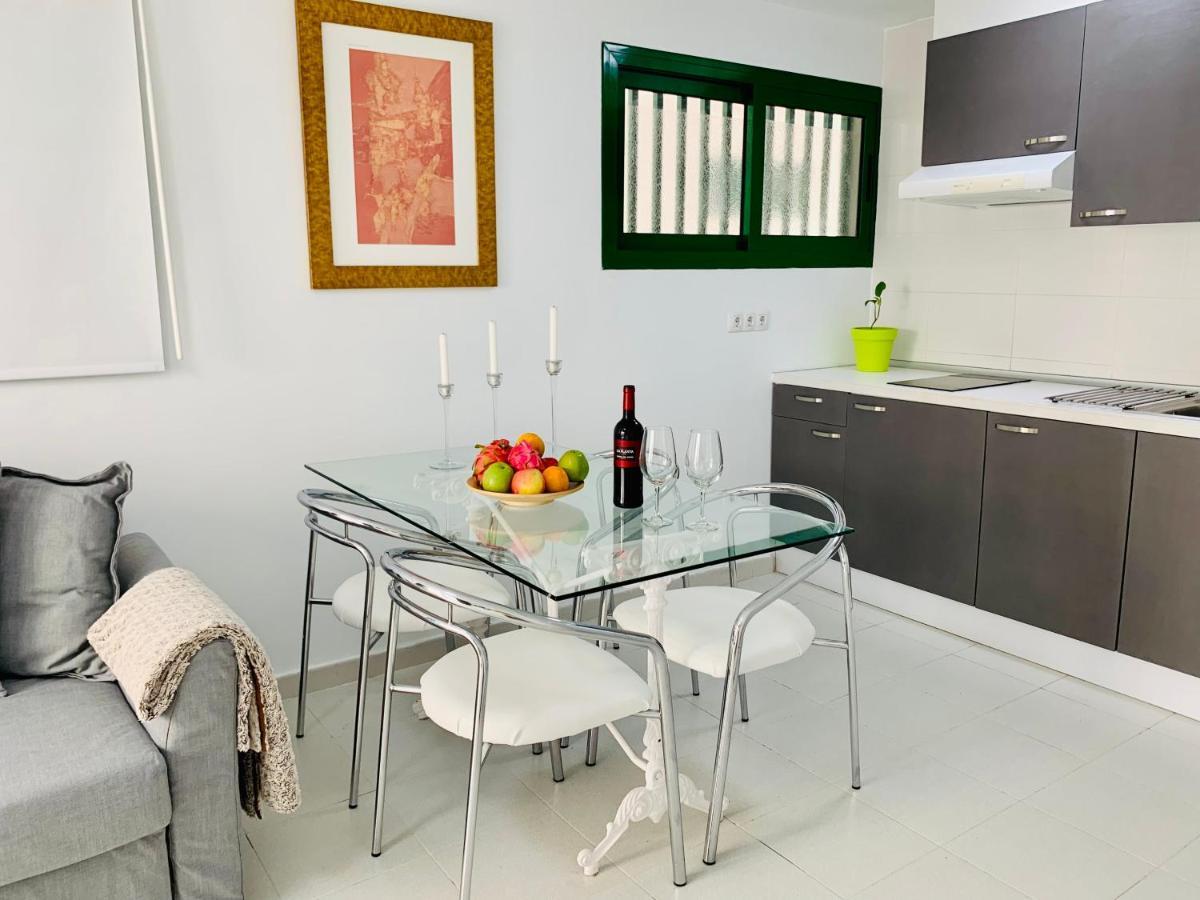 Marina Apartment Tias Bagian luar foto