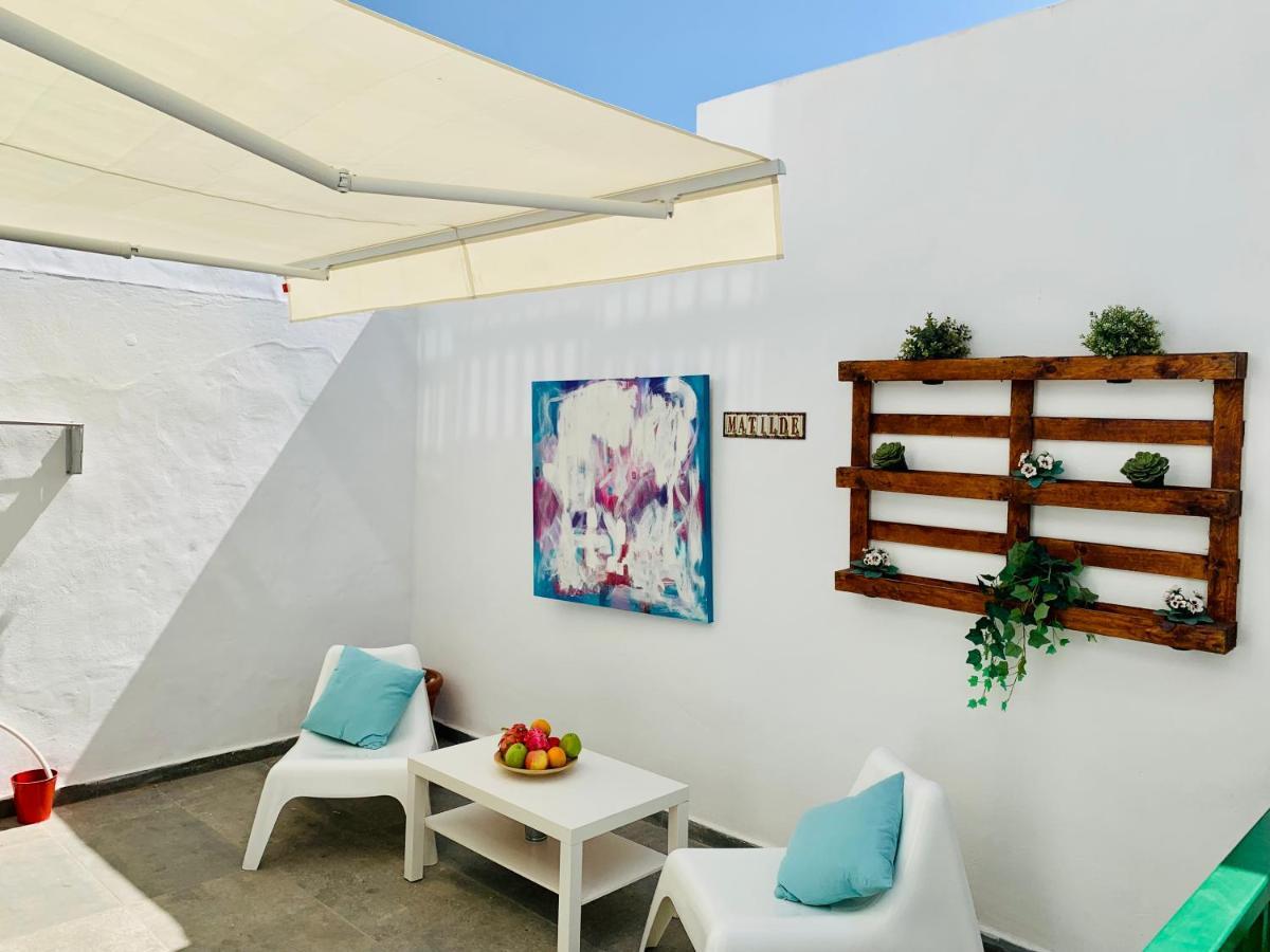 Marina Apartment Tias Bagian luar foto