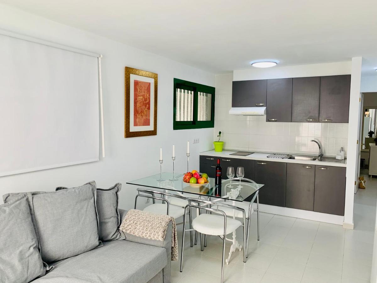 Marina Apartment Tias Bagian luar foto