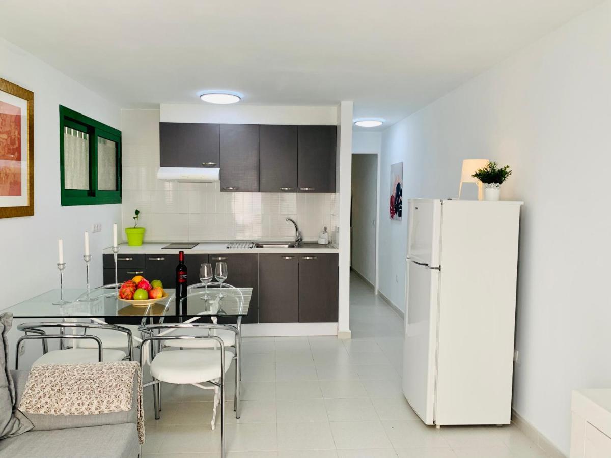 Marina Apartment Tias Bagian luar foto