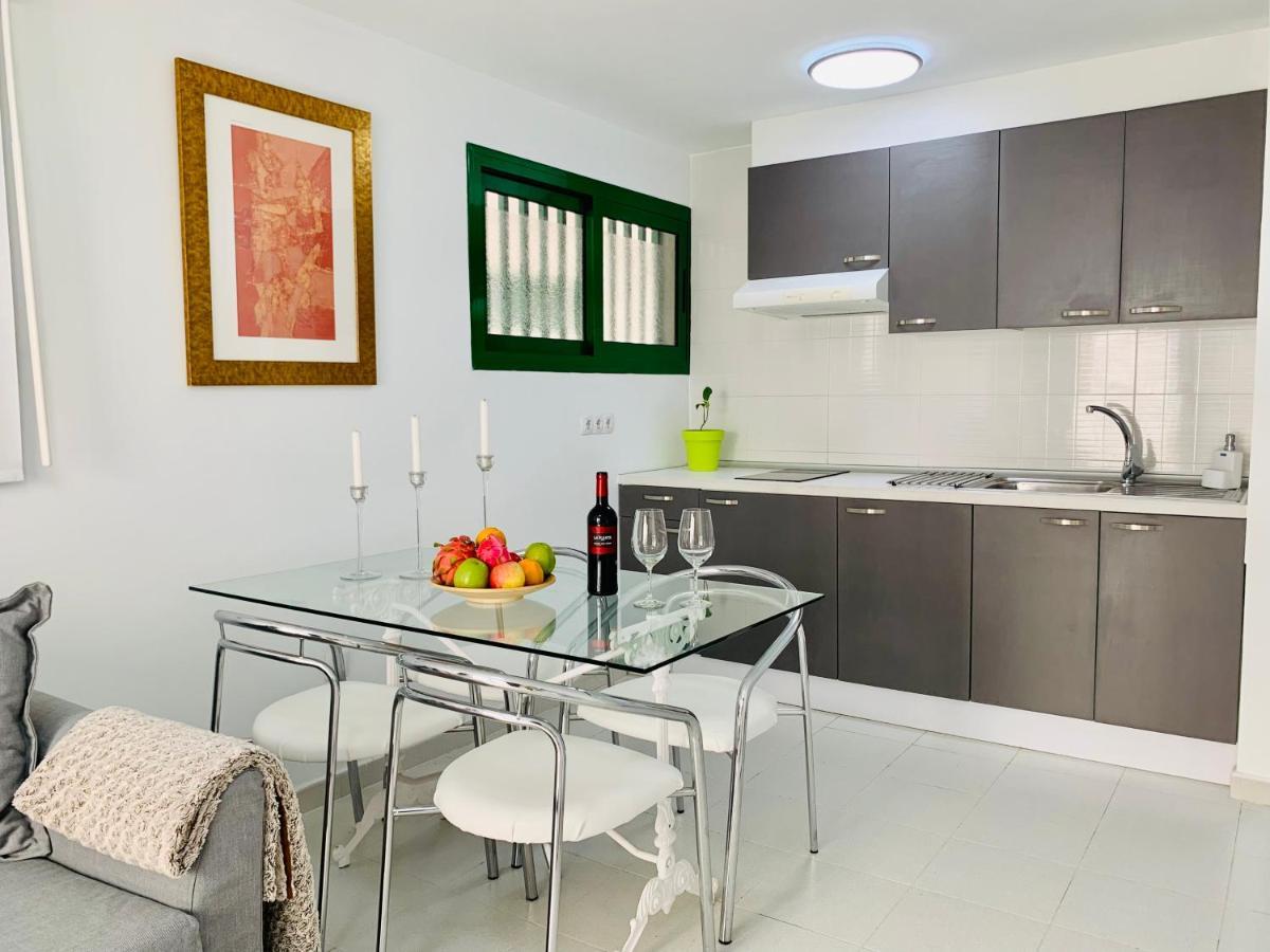 Marina Apartment Tias Bagian luar foto