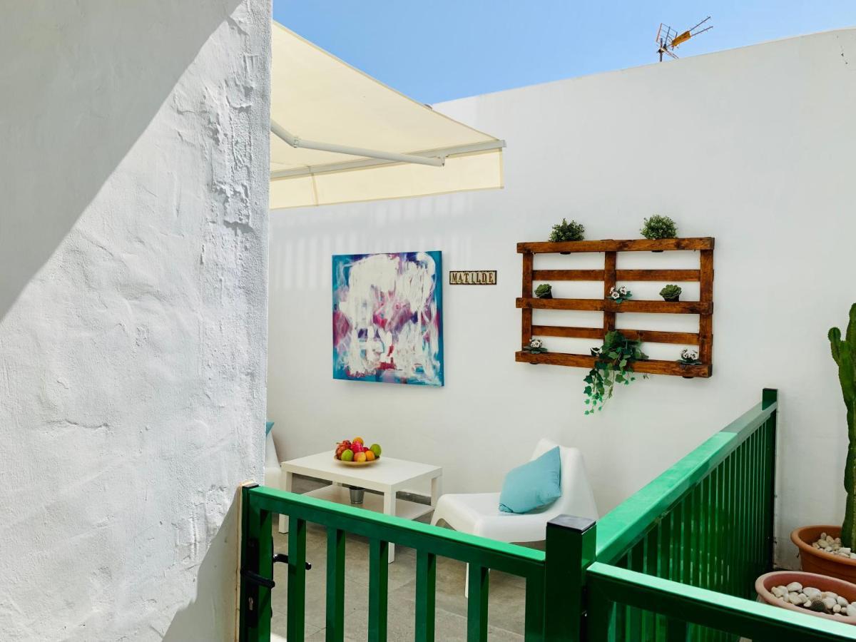 Marina Apartment Tias Bagian luar foto
